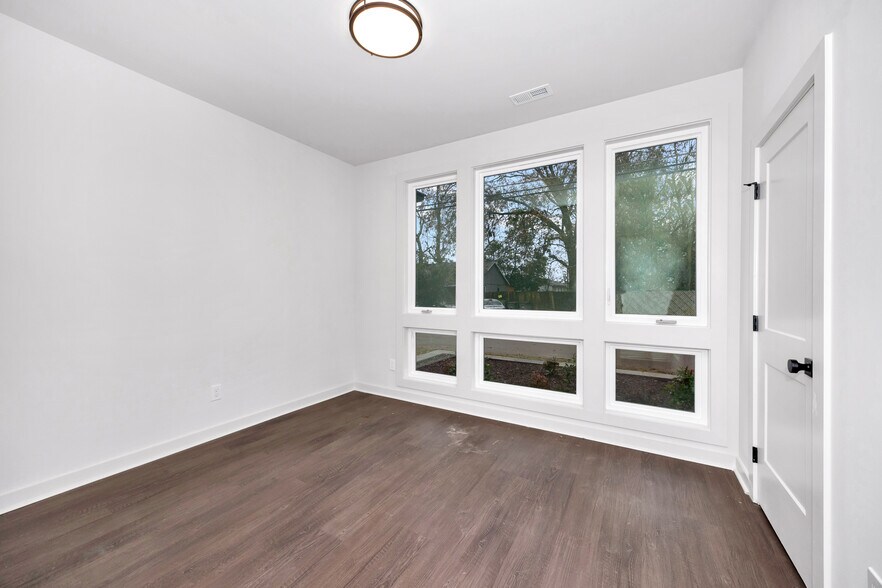 Building Photo - 2512 Freeman Rd SW