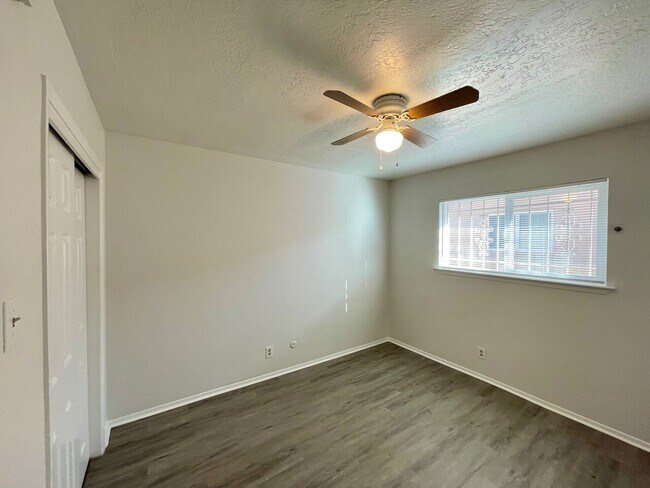 Building Photo - 620 Alcazar St SE