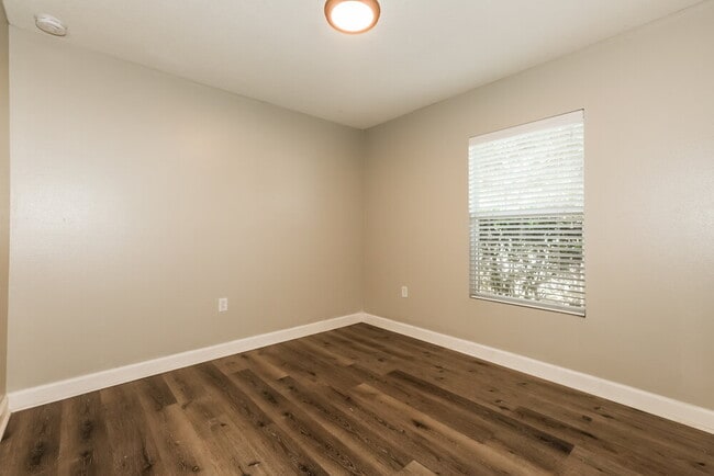 Building Photo - 4326 Fieldview Cir