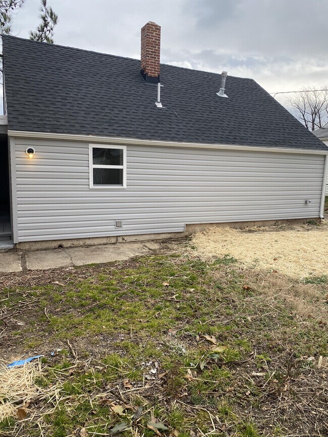 Building Photo - 3102 Baybriar Rd