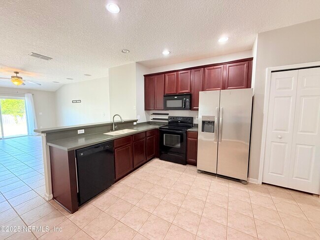 Building Photo - 14793 Falling Waters Dr