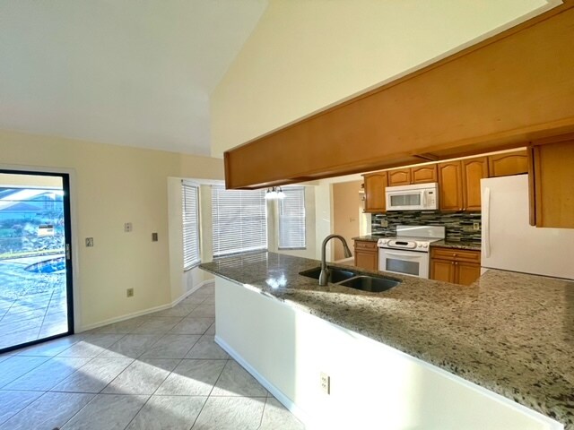 Building Photo - 5400 NW Emblem St