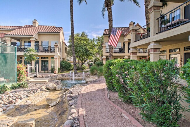 Building Photo - 9708 E Vía Linda