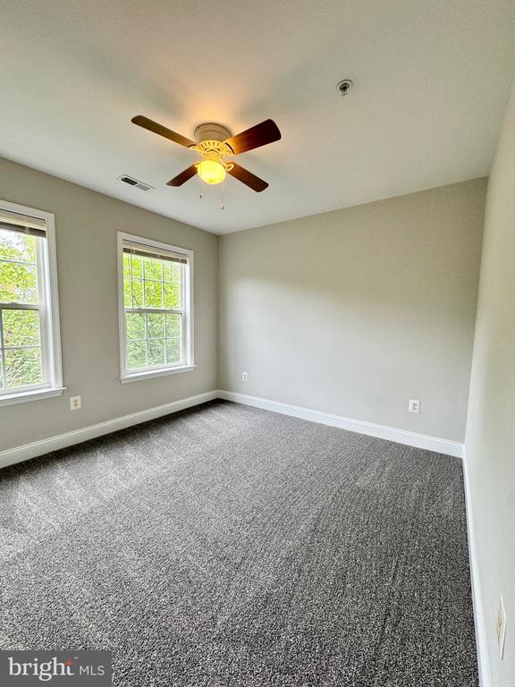 Building Photo - 120 Tall Grass Ln