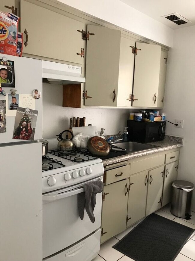 Building Photo - 2140 California St