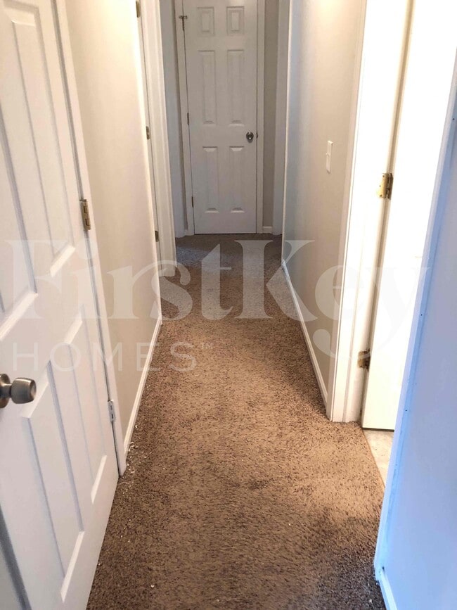 Building Photo - 127 Saugatuck Rd