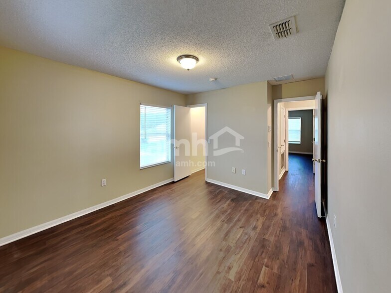 Building Photo - 901 Anchorage Ln