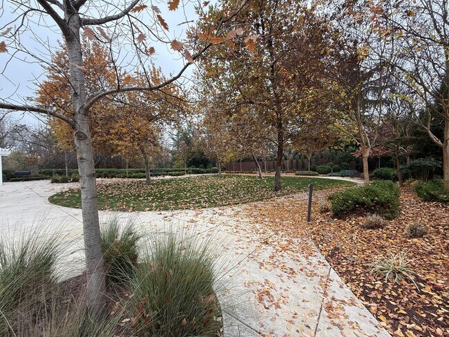 Building Photo - 2021 built two story in Oakdale!