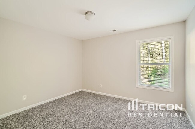 Building Photo - 3952 Margaux Dr