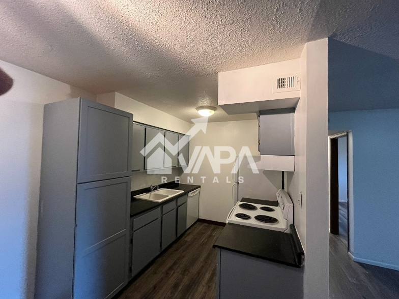 Building Photo - 6311 N Barcelona Ct