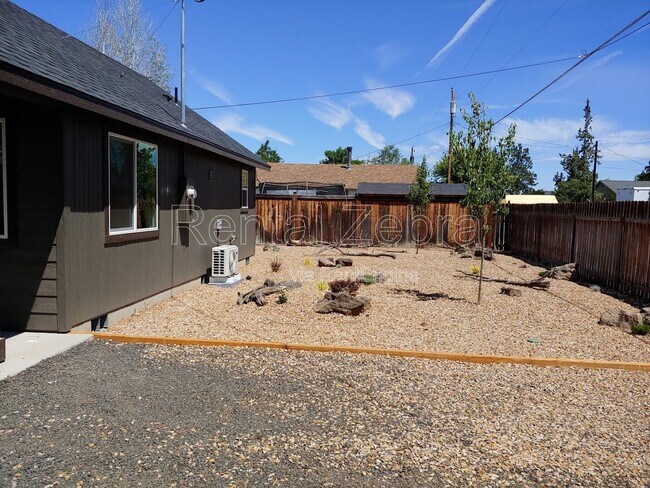 Building Photo - 1424 NW 9th St