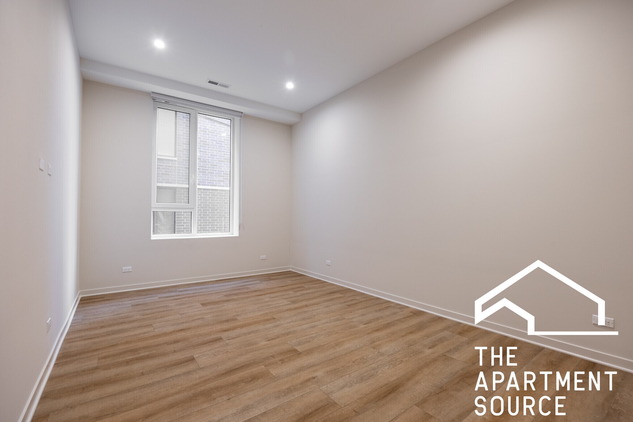 Building Photo - 3207 N Narragansett Ave