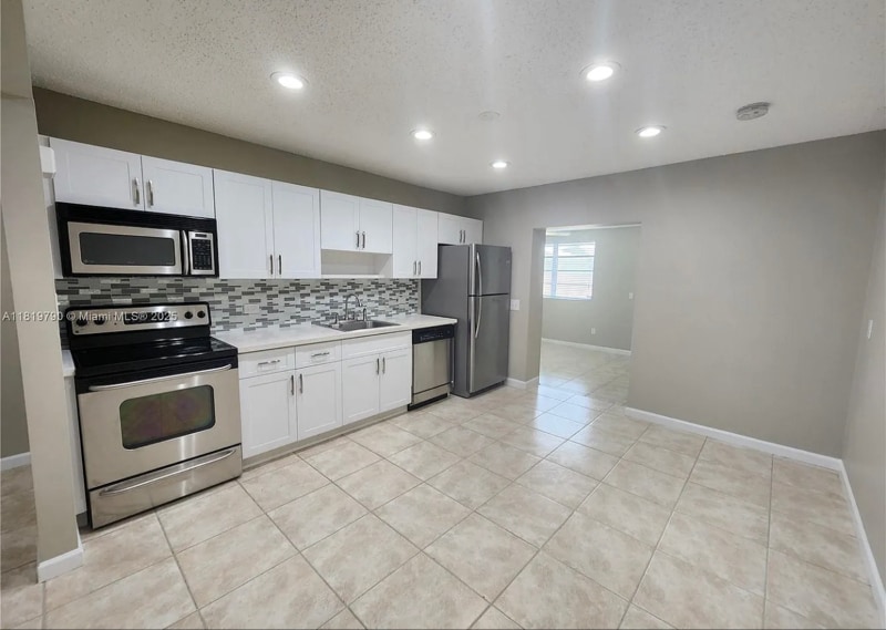 Building Photo - 1806 SW 97th Ave