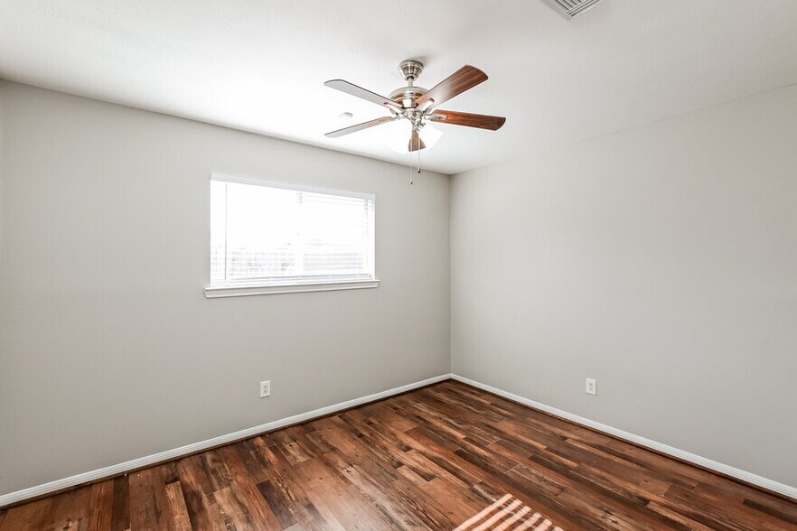 Building Photo - 7457 Parkland Manor Dr