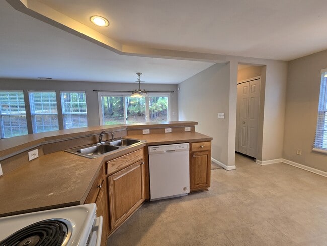 Building Photo - 5030 Reservoir Rd