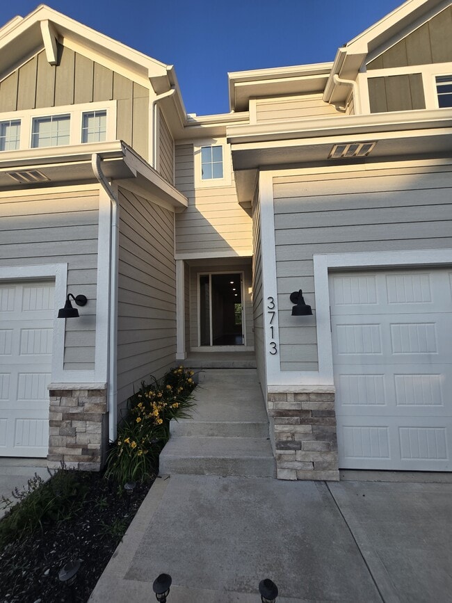 Building Photo - 3713 SW Walsh Dr