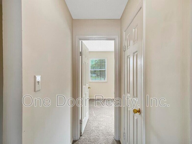 Building Photo - 5 Harpoon Ct
