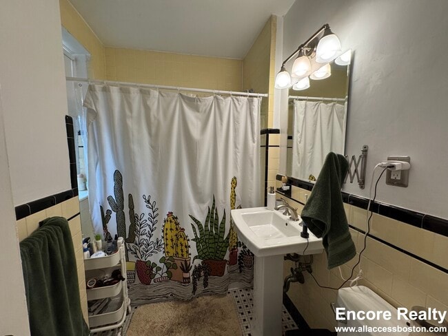 Building Photo - 89 Longwood Ave