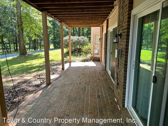 Building Photo - 3 br, 2 bath House - 321 Gatewood Dr. Unit...