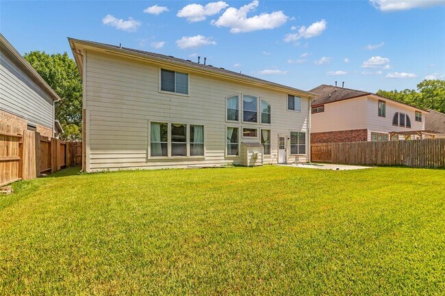 Building Photo - 16343 Mellow Oaks Ln