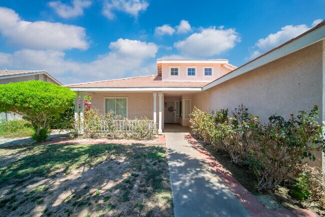Building Photo - 80472 Suncastle Rd