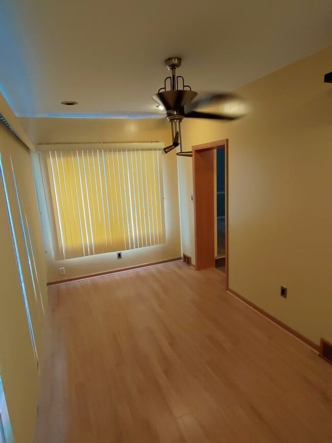 Building Photo - Beautiful, sprawling, brick ranch - $1700/mo