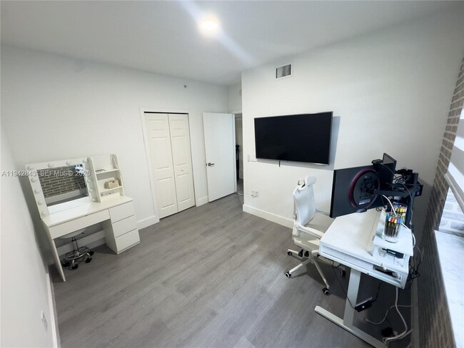 Building Photo - 6670 NW 114th Ave