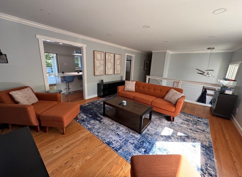 Building Photo - 6569 Braddock Rd