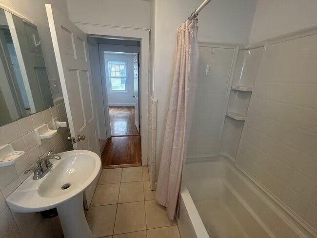 Building Photo - 46 Lawn Ave