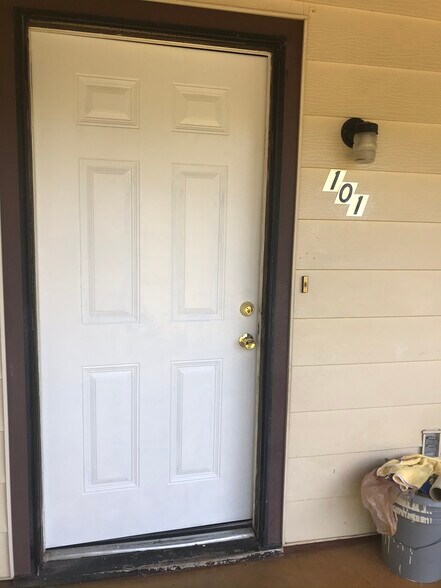 Front Door - 101 W Lonita Ave