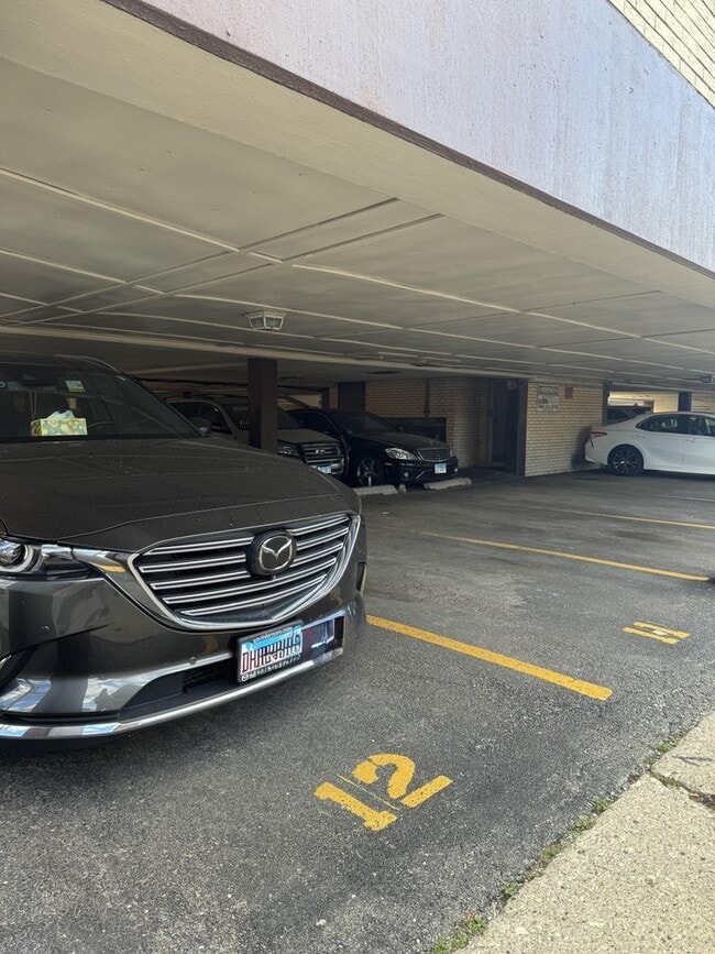 Building Photo - 7840 W North Ave