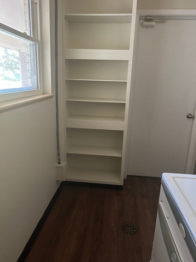 Laundry - 7564 W 83rd Ave