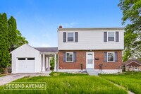 Building Photo - 5589 Raceview Ave