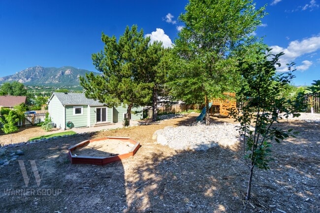 Building Photo - 590 Crosstrail Dr