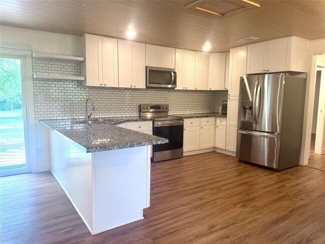 Building Photo - 6011 Nuckols Crossing Rd