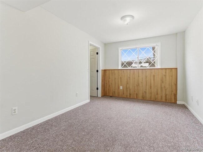 Building Photo - 38301 Murdick Dr