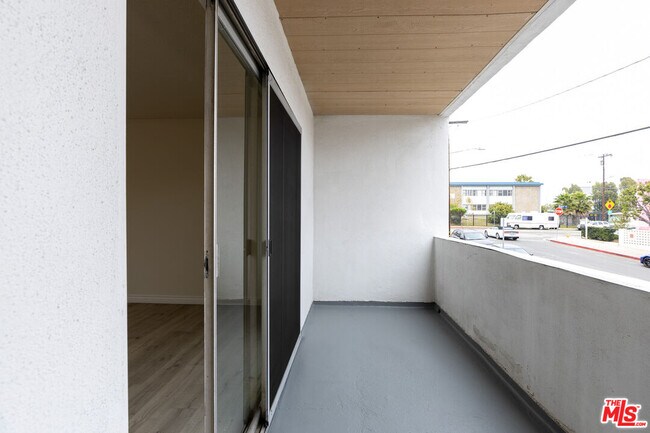 Building Photo - 1295 Federal Ave