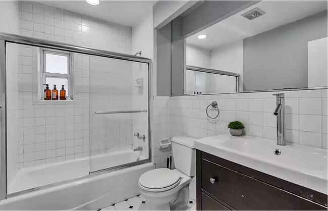 Building Photo - 448 N Aberdeen St