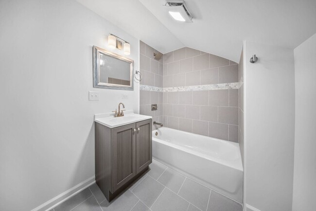 Building Photo - 867 Church Rd