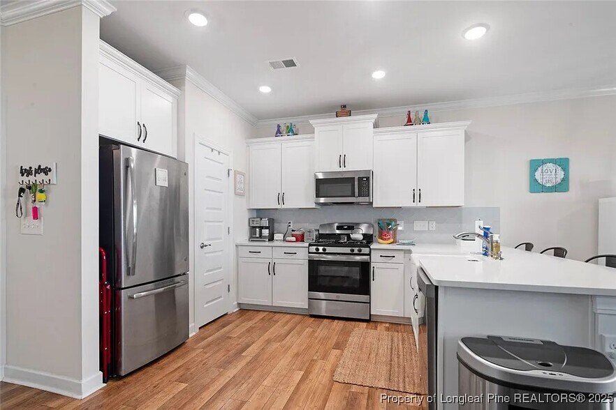 Building Photo - 213 White Stone Pl