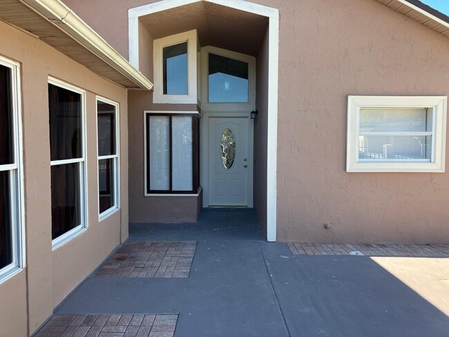 Building Photo - 846 Grenadier Dr