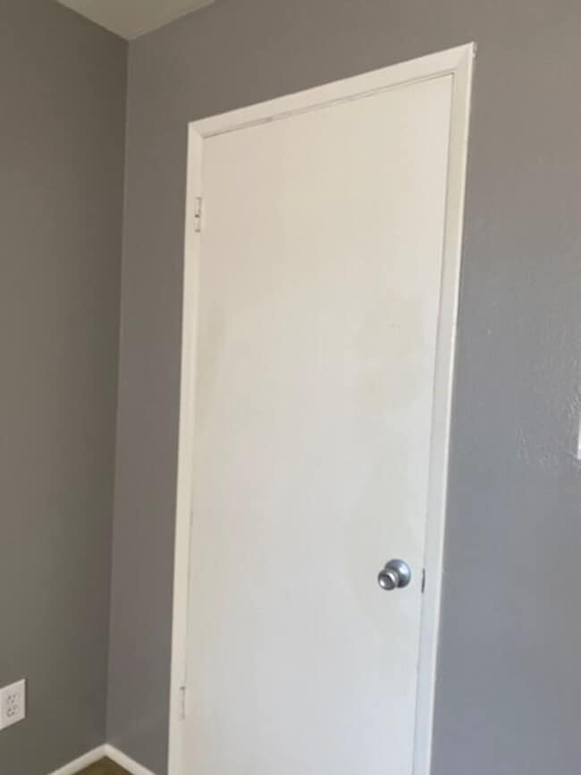 Building Photo - $1,250 For Lease-1 Bedroom-1 Bath Apt in Triplex With Private Yard-Washer & Dryer in Phoenix 85008 !