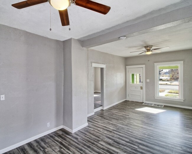 Building Photo - 5 Bed 2 Bath Home Close to Downtown GJ!