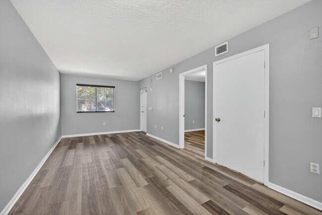 Building Photo - 3770 N Jog Rd