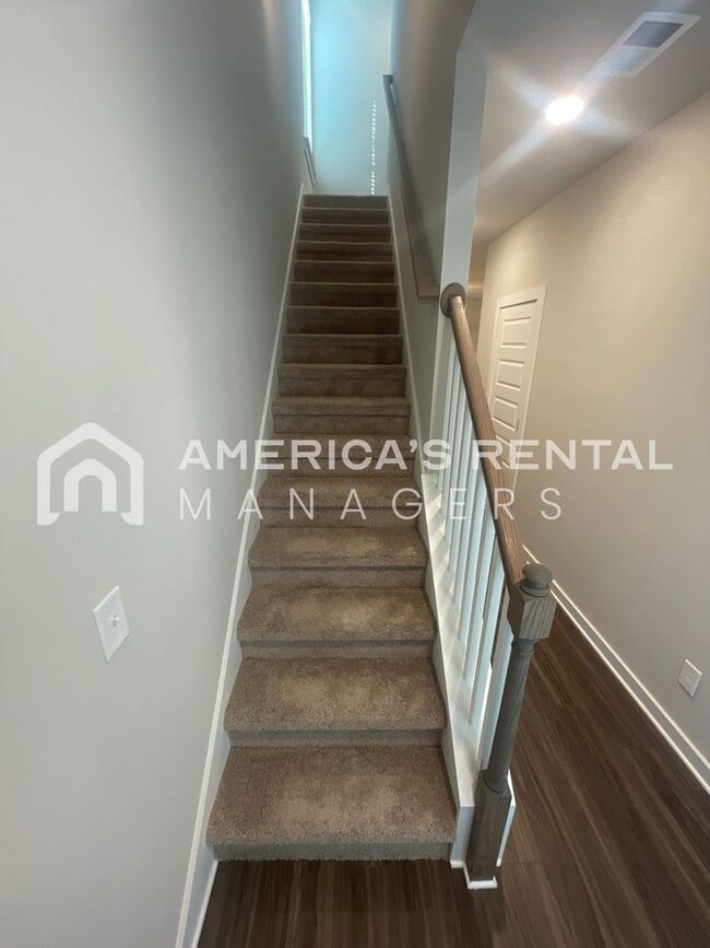 Building Photo - 255 Buckhorn Cir
