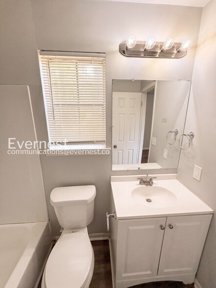 Building Photo - 8038 Flamingo Dr