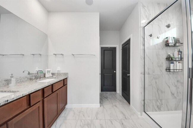 Building Photo - 21638 Laggan Clf Ln