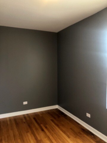 Building Photo - 647 N Hamlin Ave