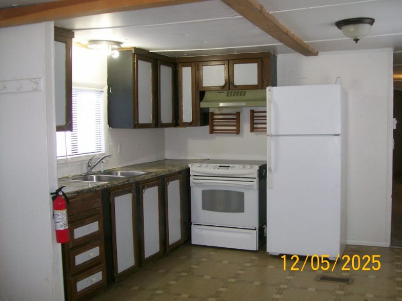 Building Photo - 3098 Springhill Rd