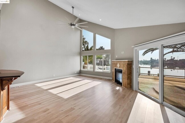 Building Photo - 4730 Spinnaker Way